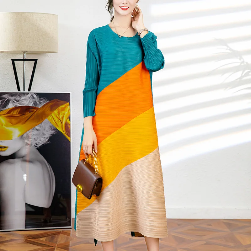 

Dress For Women Spring and Autumn New Fashion Stretch Color Patchwork Elastic Loose Miyake Pleated Round Neck A Line