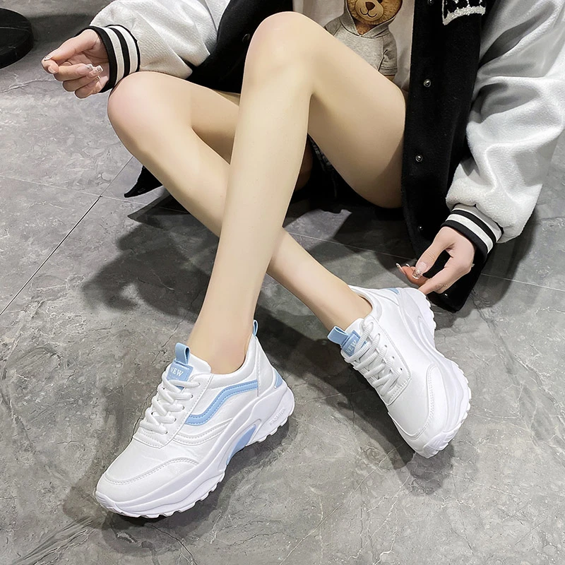 Новые модные женские кроссовки простые дышащие прогулочные туфли на плоской