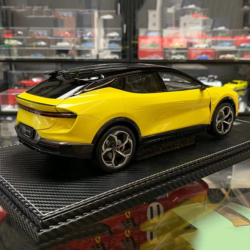 Оригинальная модель автомобиля из сплава LOTUS NYO 1:18 коллекционное издание для