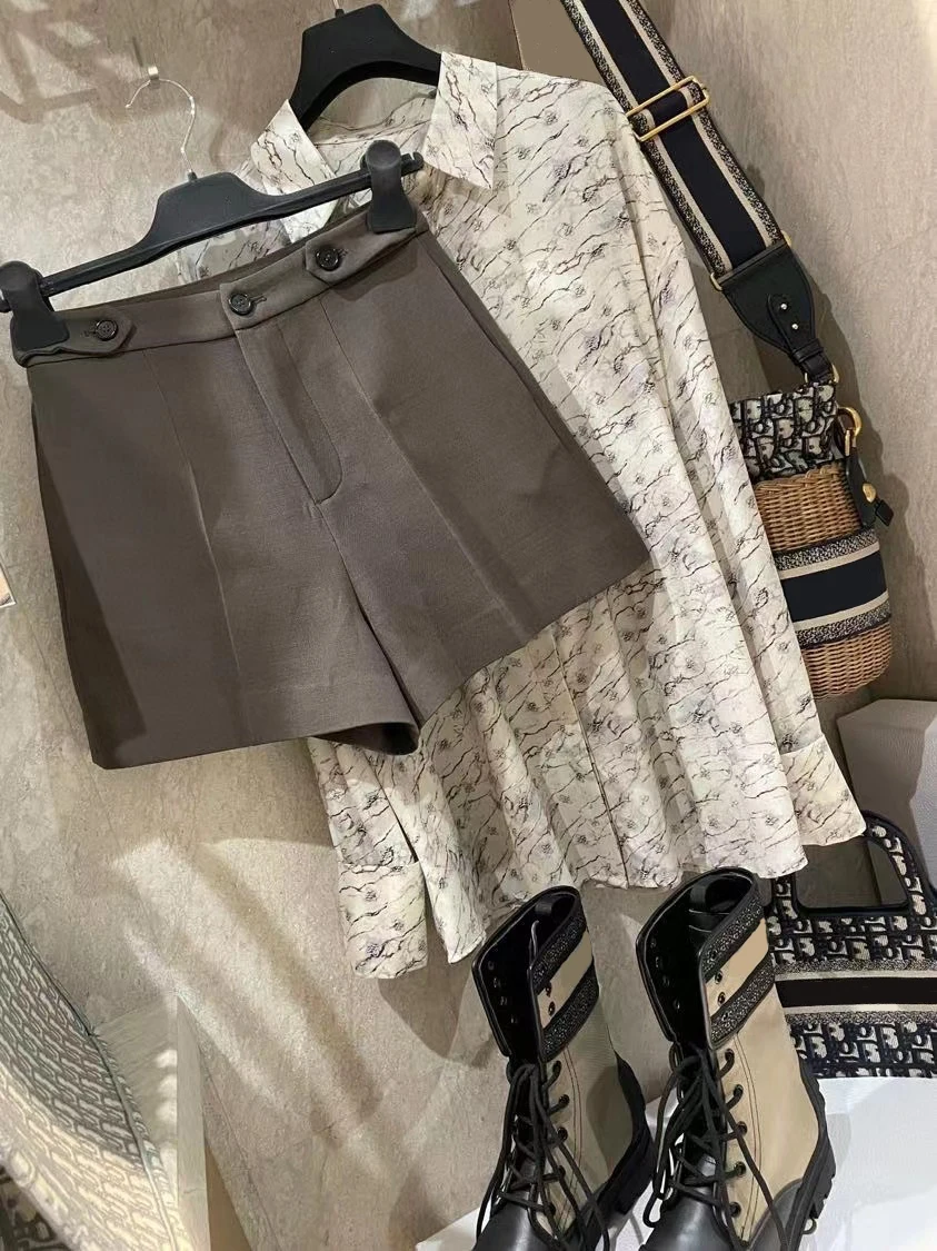 2023 Spring and Summer New Button Double Pocket Wide Leg Casual Shorts Solid Color High Waist Fashion All-Matching Short Pants