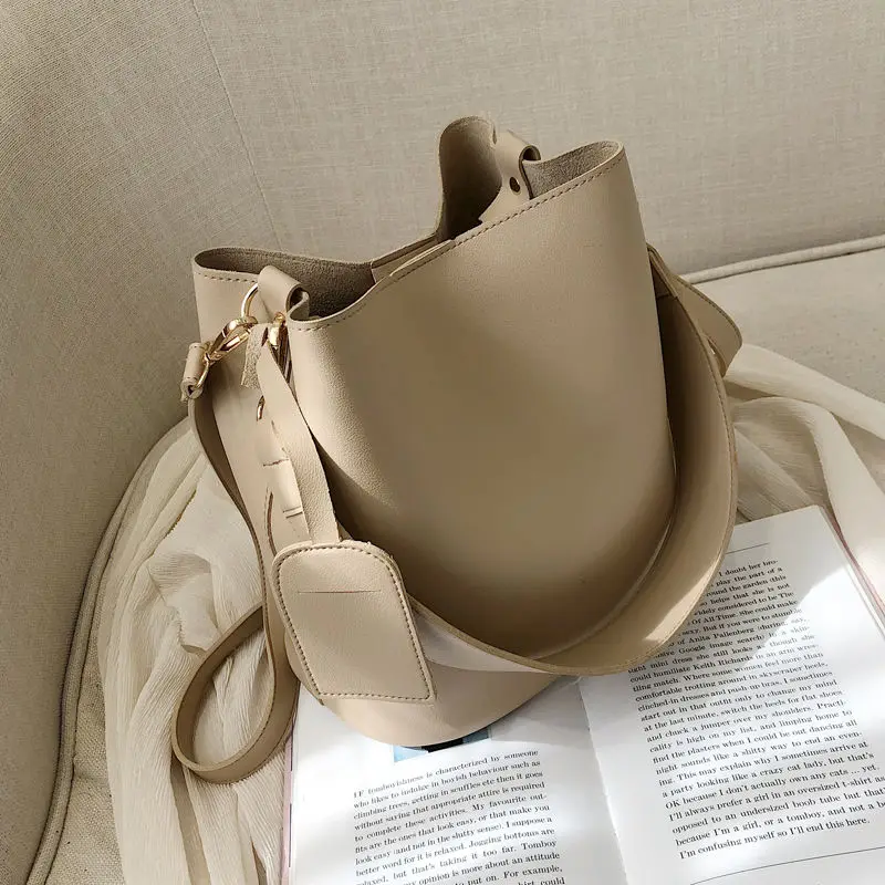 

Fashion Wide Strap Bucket Bag Designer Women Shoulder Bags Luxury Pu Crossbody Bag Large Capacity Messenger Bag Simply Purse New
