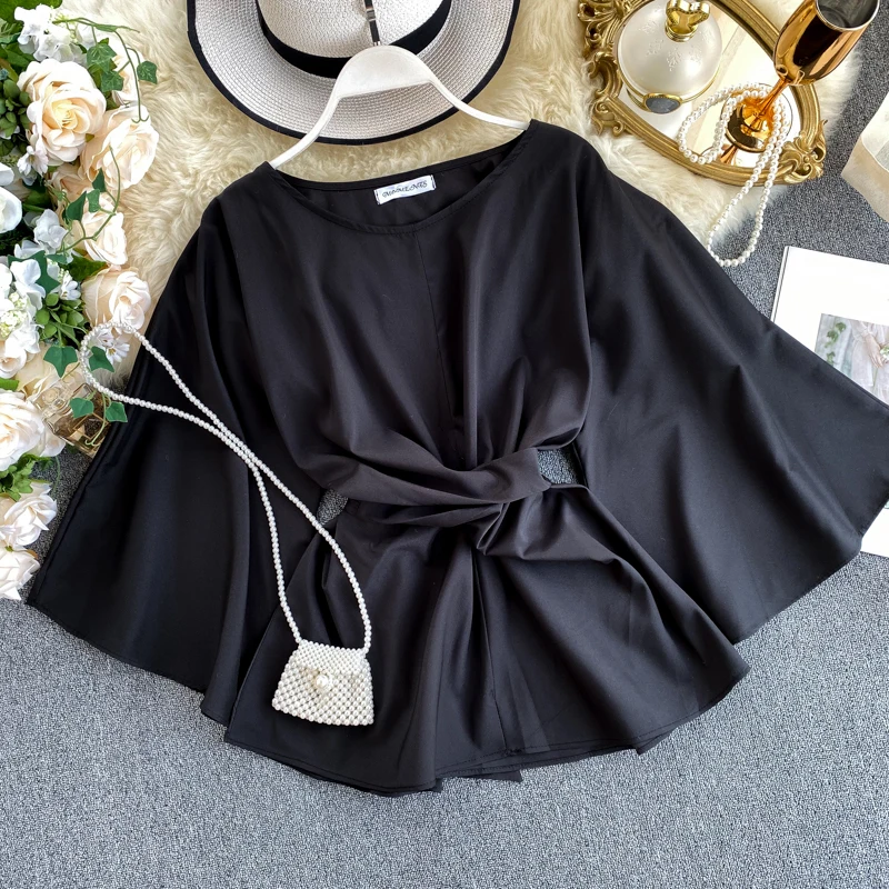 

Футболка женская весенне-осенняя со шнуровкой и расклешенными рукавами