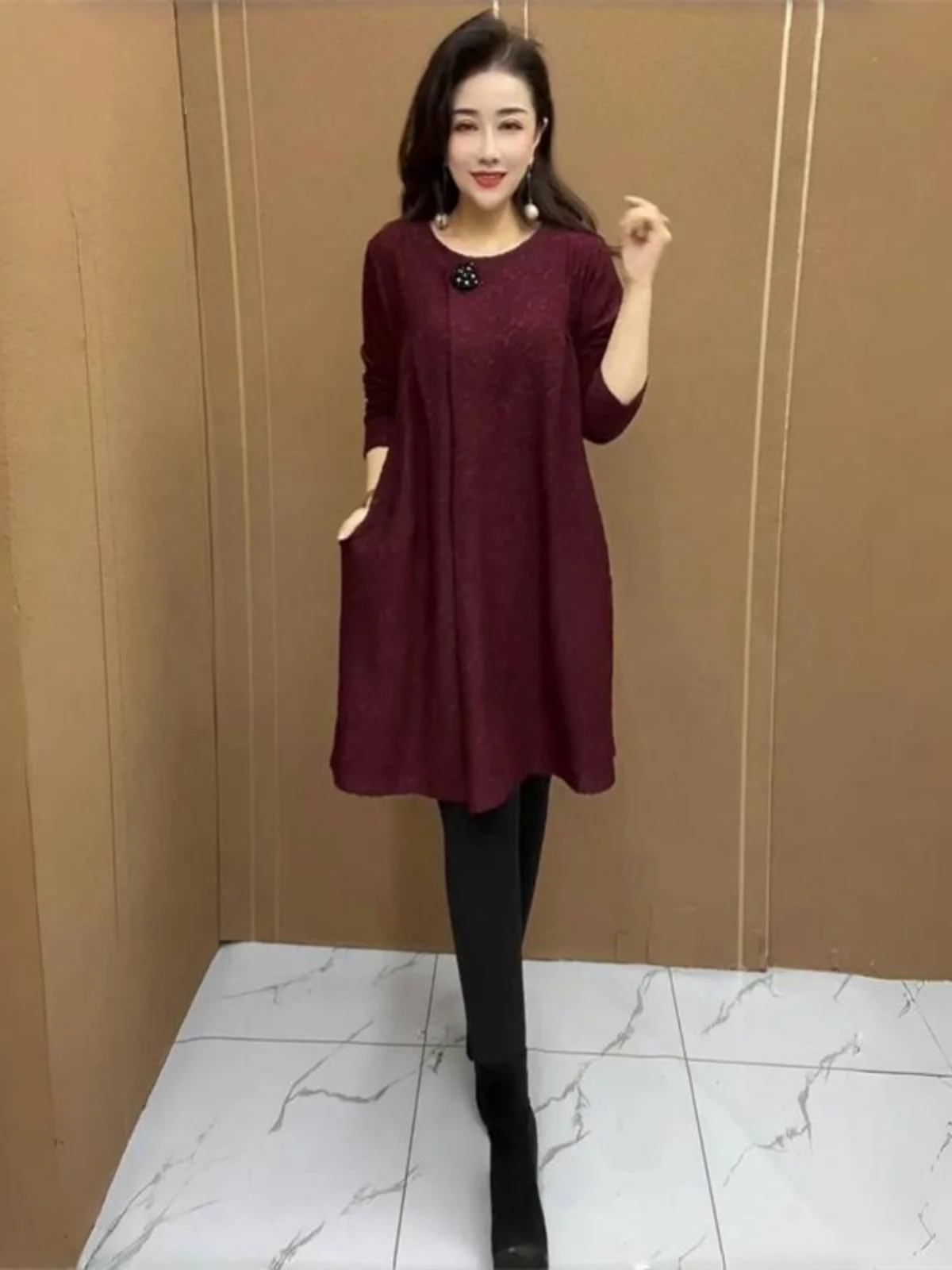 Повседневное темпераментное маленькое платье средней длины для женщин среднего