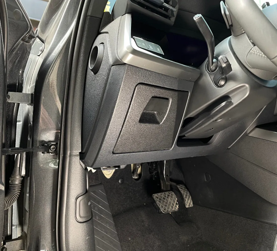 

For Audi A3 21 model main driving storage box storage box high with the same modified storage box