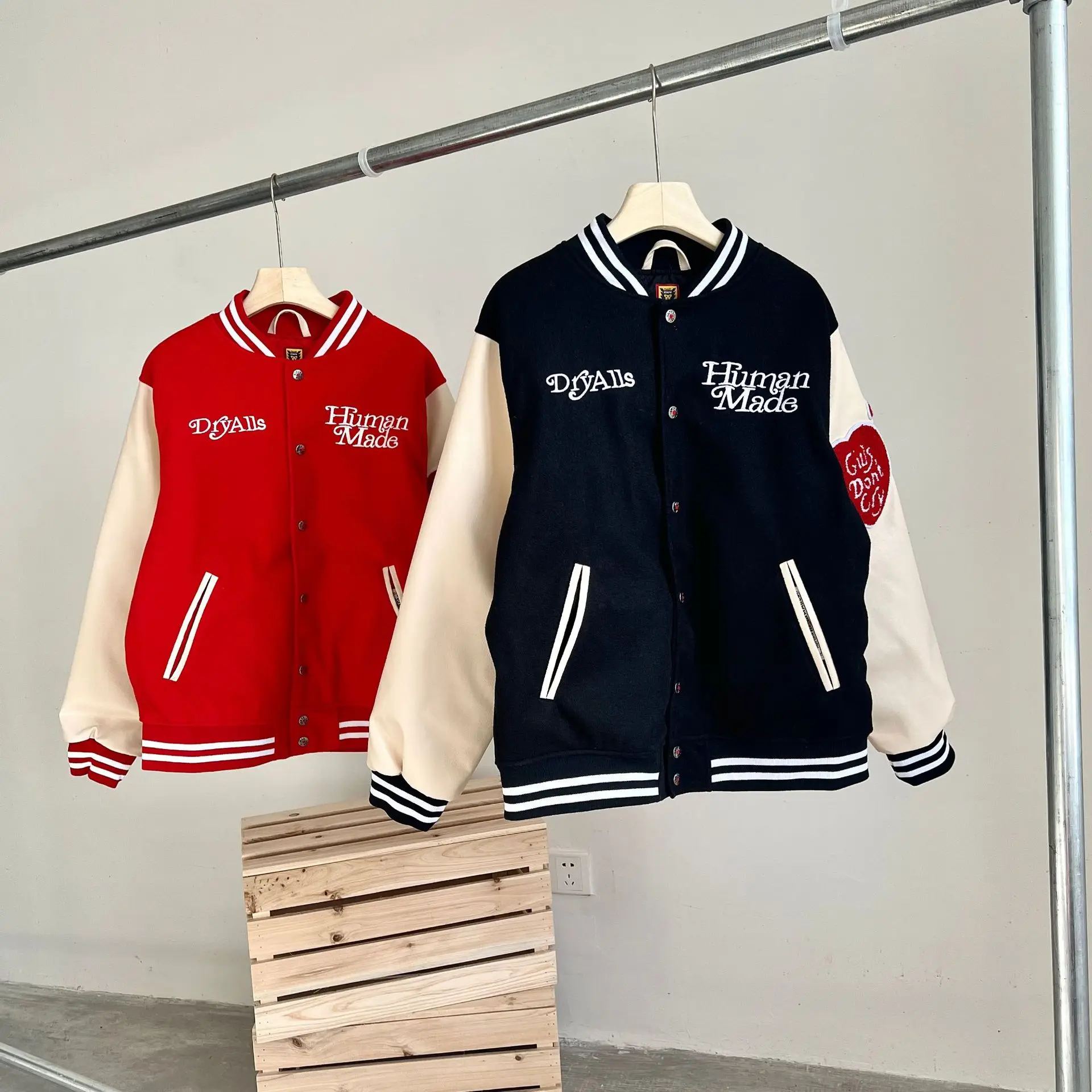 

Varsity Baseball Jacket Men Women Embroidered Love Stitching High Street Clothing Long Sleeve Winter Coats 0680-4