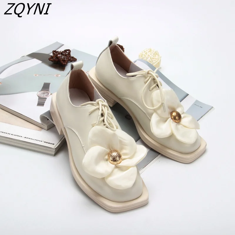 

Women's fashion small leather shoes black and white leather casual shoes lace up breathable versatile spring and summer