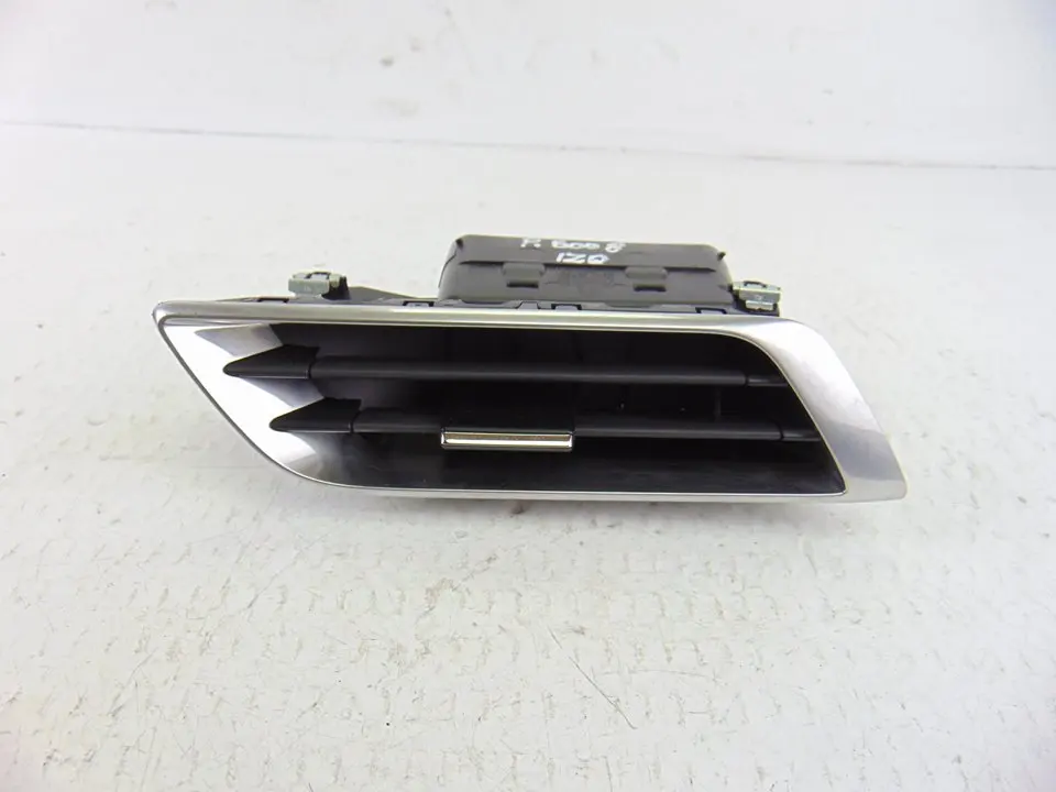 9810143080 grille aerator compatible with: Peugeot 5008 1.2 12v E-thp (131 Cv) (used) |