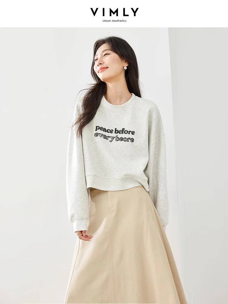 Свитшот женский хлопковый с круглым вырезом и вышивкой