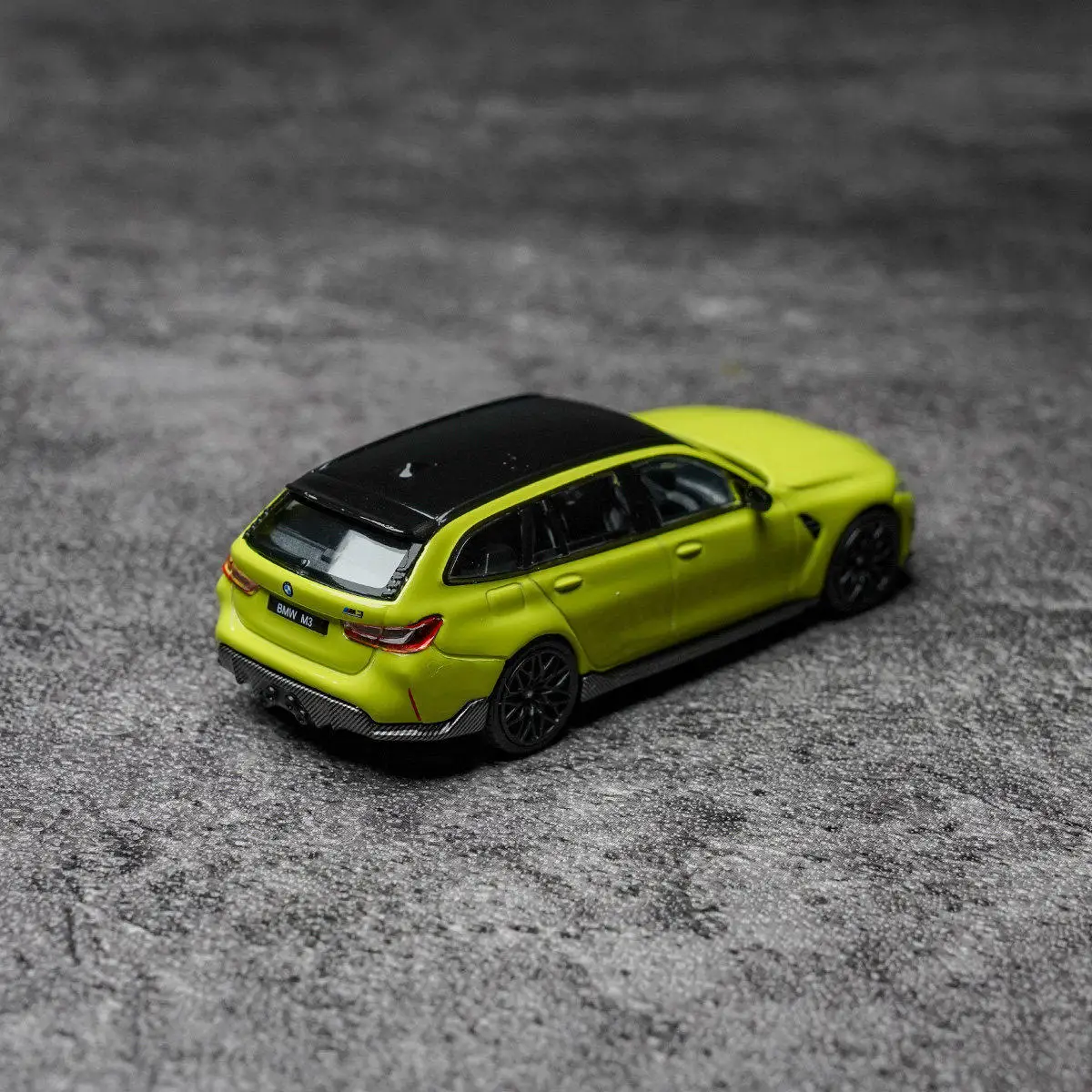 Фото Модель MINIGT в масштабе 1:64 из литого сплава # Модель автомобиля BMW M3 M Performance Touring 1102, классическая коллекционная модель, подарок для взрослых, сувенир, статическая модель для демонстрации №3