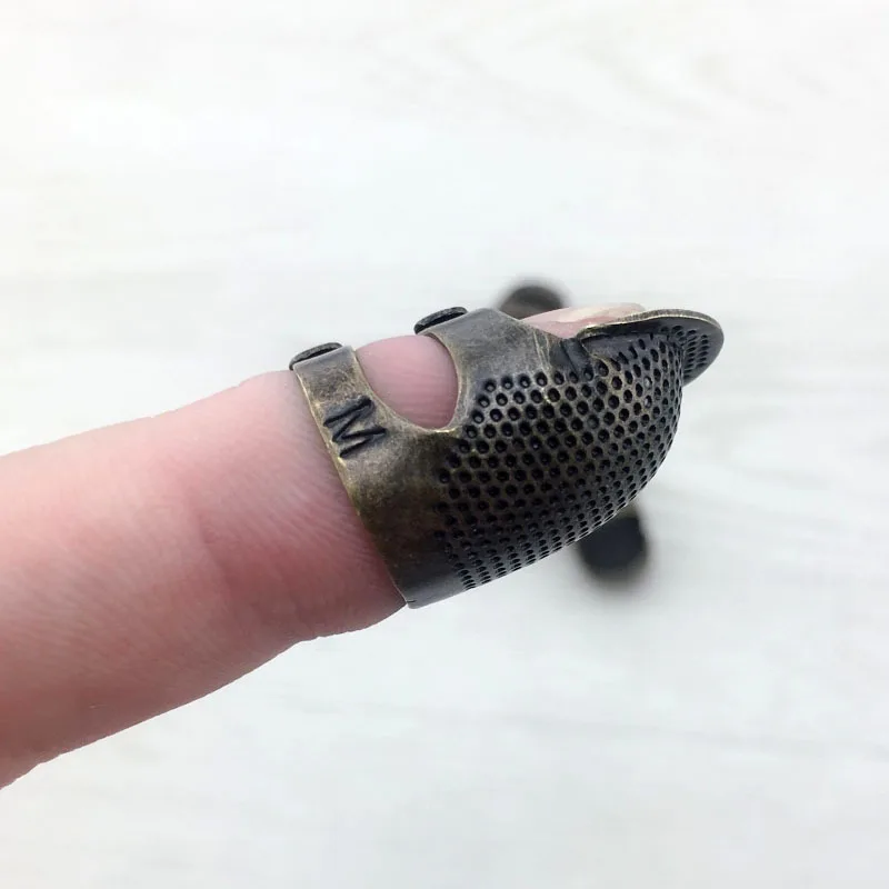 

Antique Bronze Adjustable Thimble Ring Anti Slip Finger Protector Needles Needle Hoop Finger Sleeve Craft DIY Handworking Tool