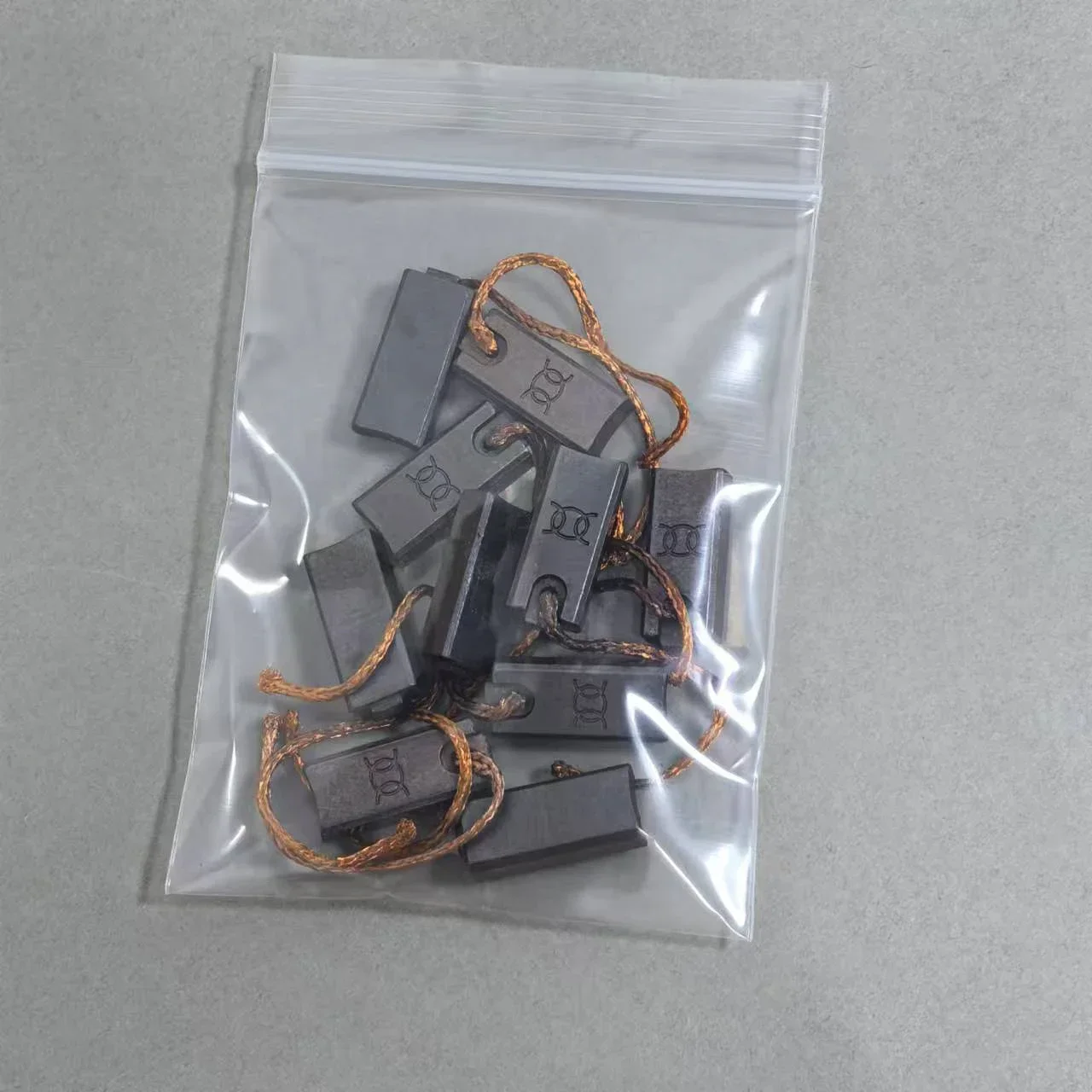 

10 шт./лот, двигатель стеклоочистителя автомобиля, медная угольная щетка 3*4*5*6*7*8*9*10*12*14*15*16*17*18 мм, автозапчасти