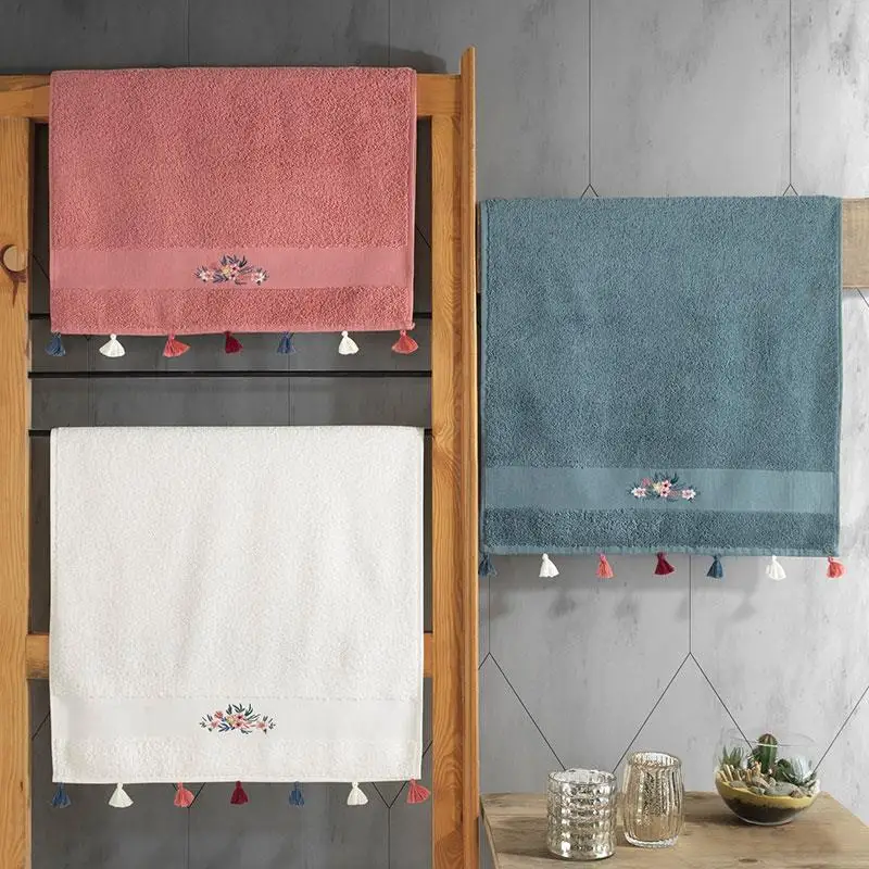

Cottonbox Embroidered Tassels 3 Pcs Fit Towel Set