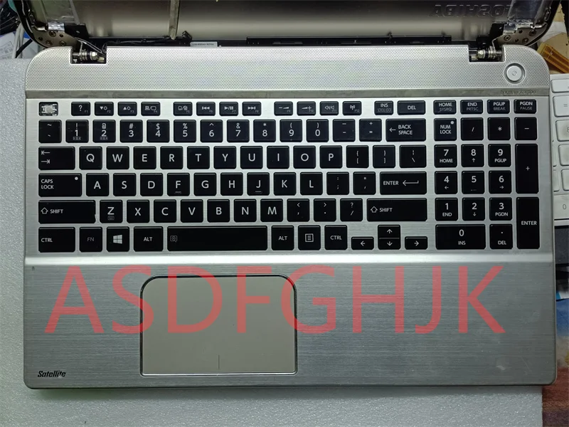 Бывшая в употреблении оригинальная упаковка применима к Toshiba Φ P55 P55t shell C с