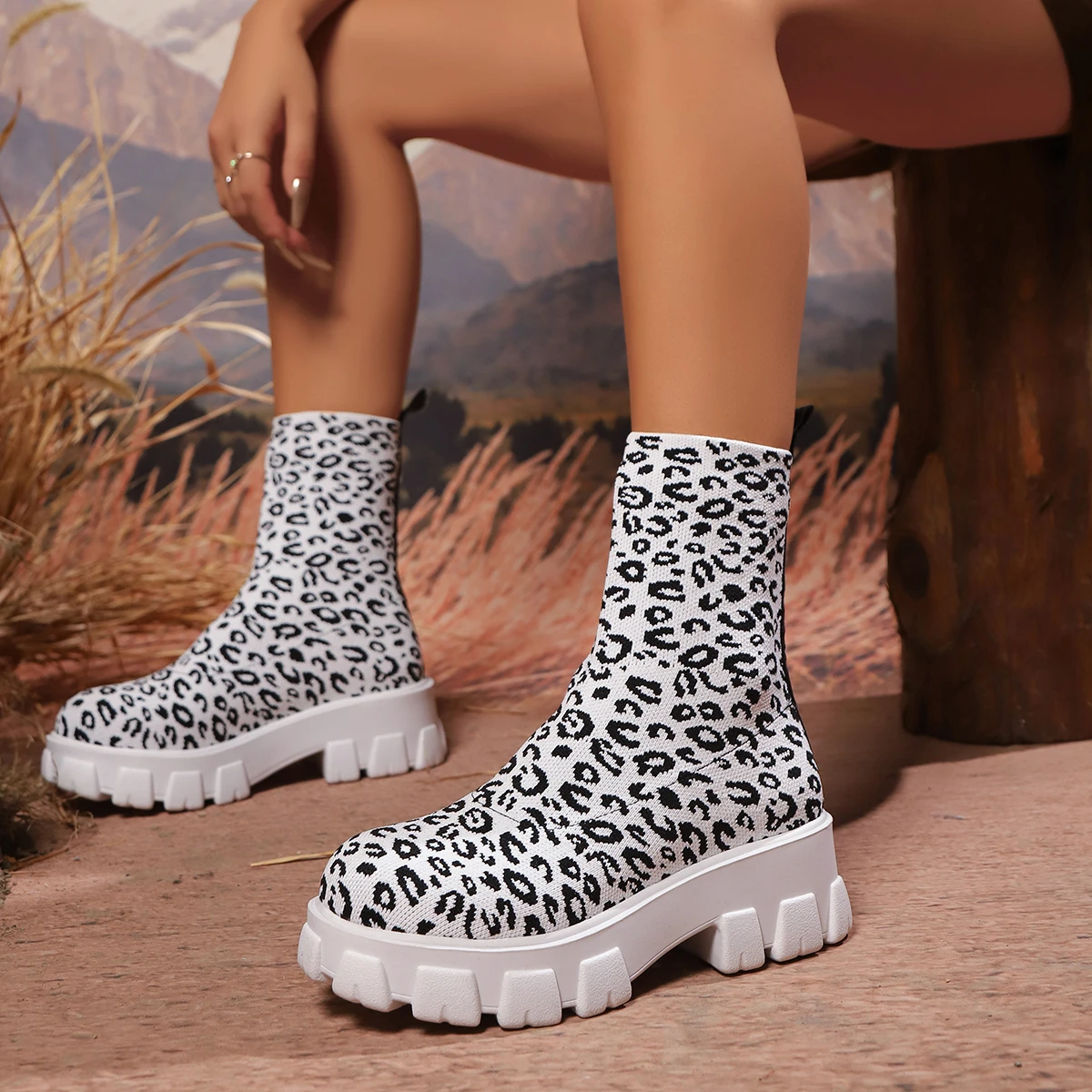 Женские ботинки эластичные короткие носки и на платформе Элегантная Модная