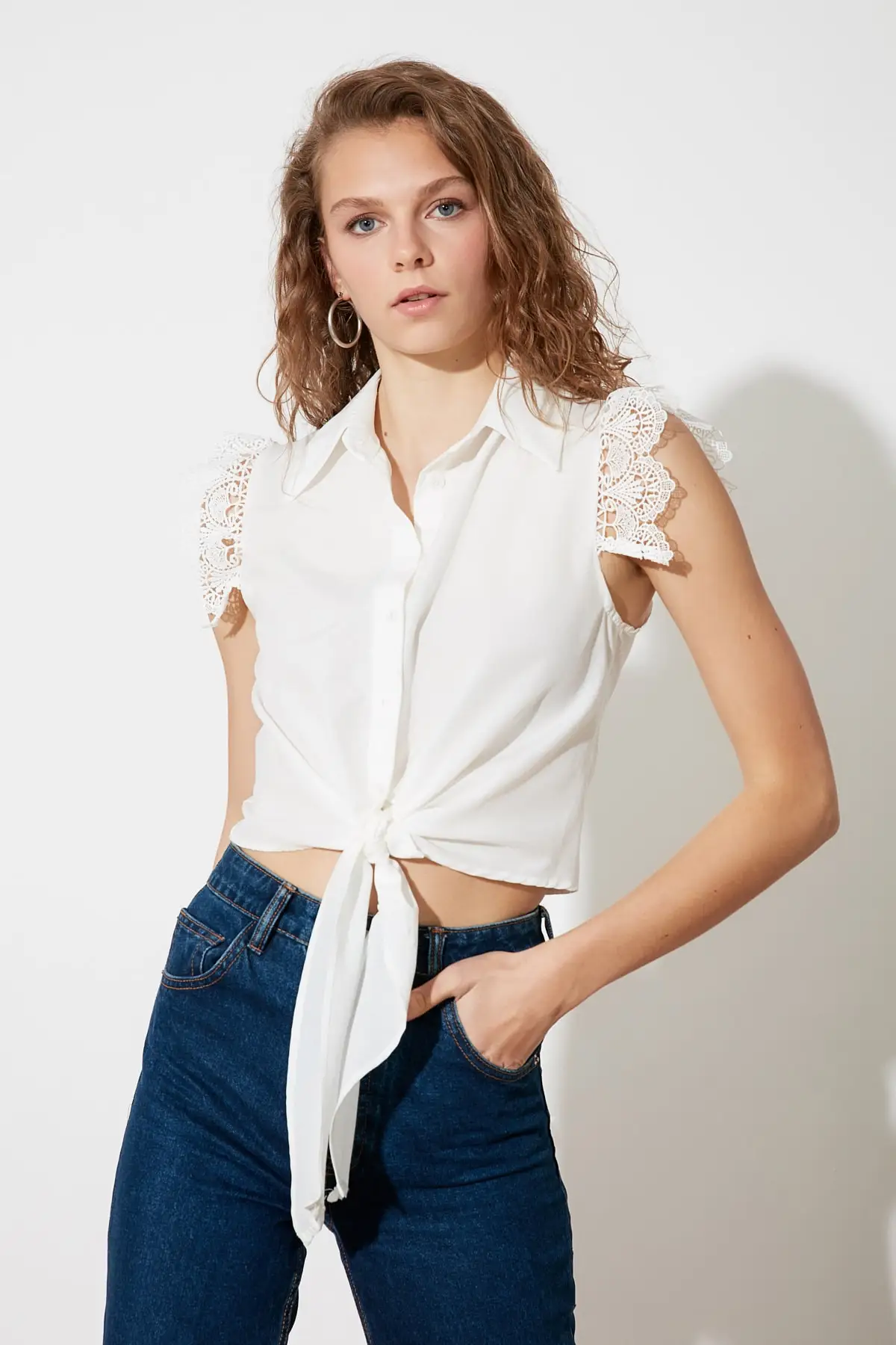 Trendyol Shoulder Detail Shirt TWOSS21GO0743