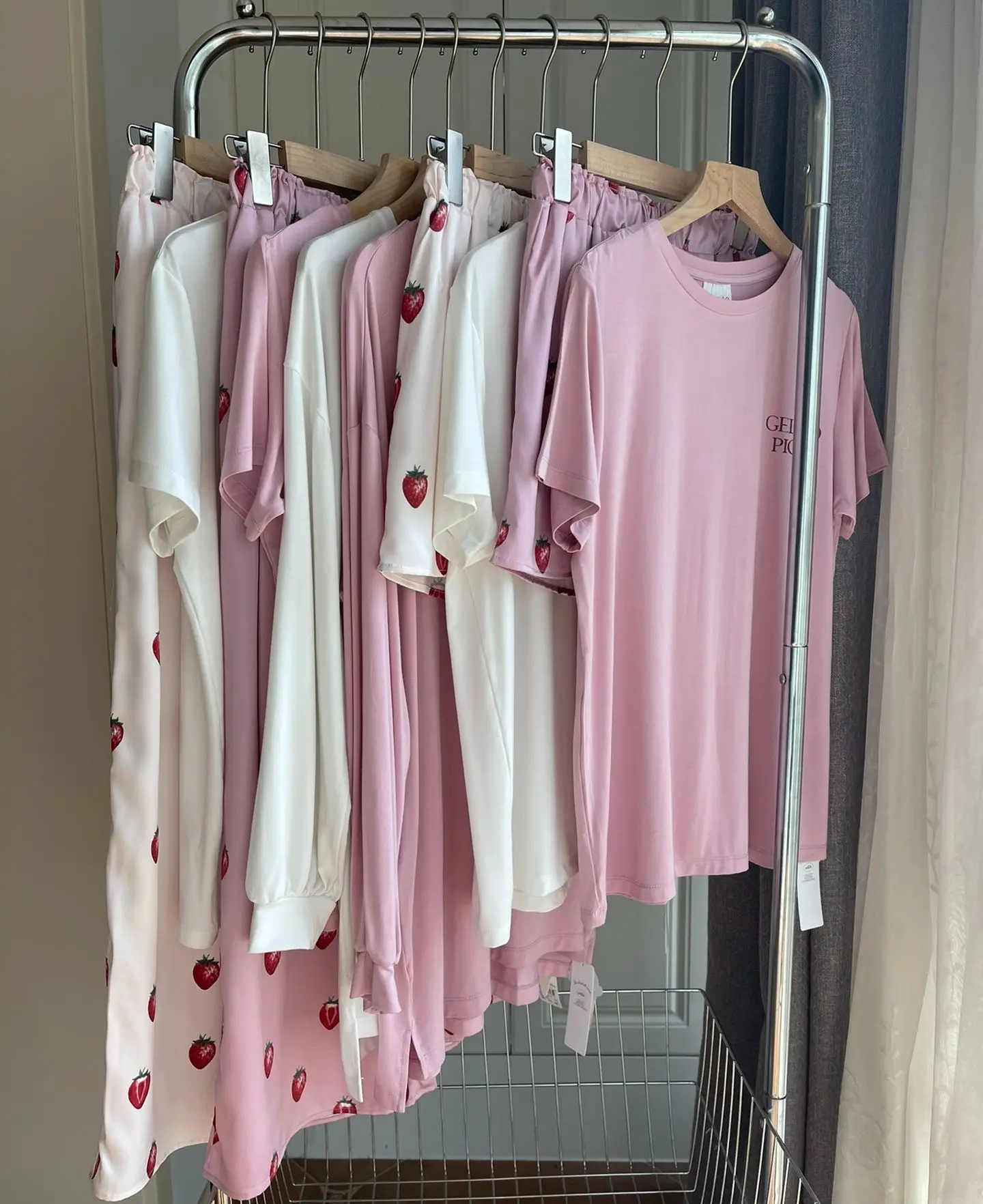 Room Wear Gelato Pique 2023 Spring New Women's Pajamas Strawberry T-shirt Pajama Pants Home Wear Modal Spandex