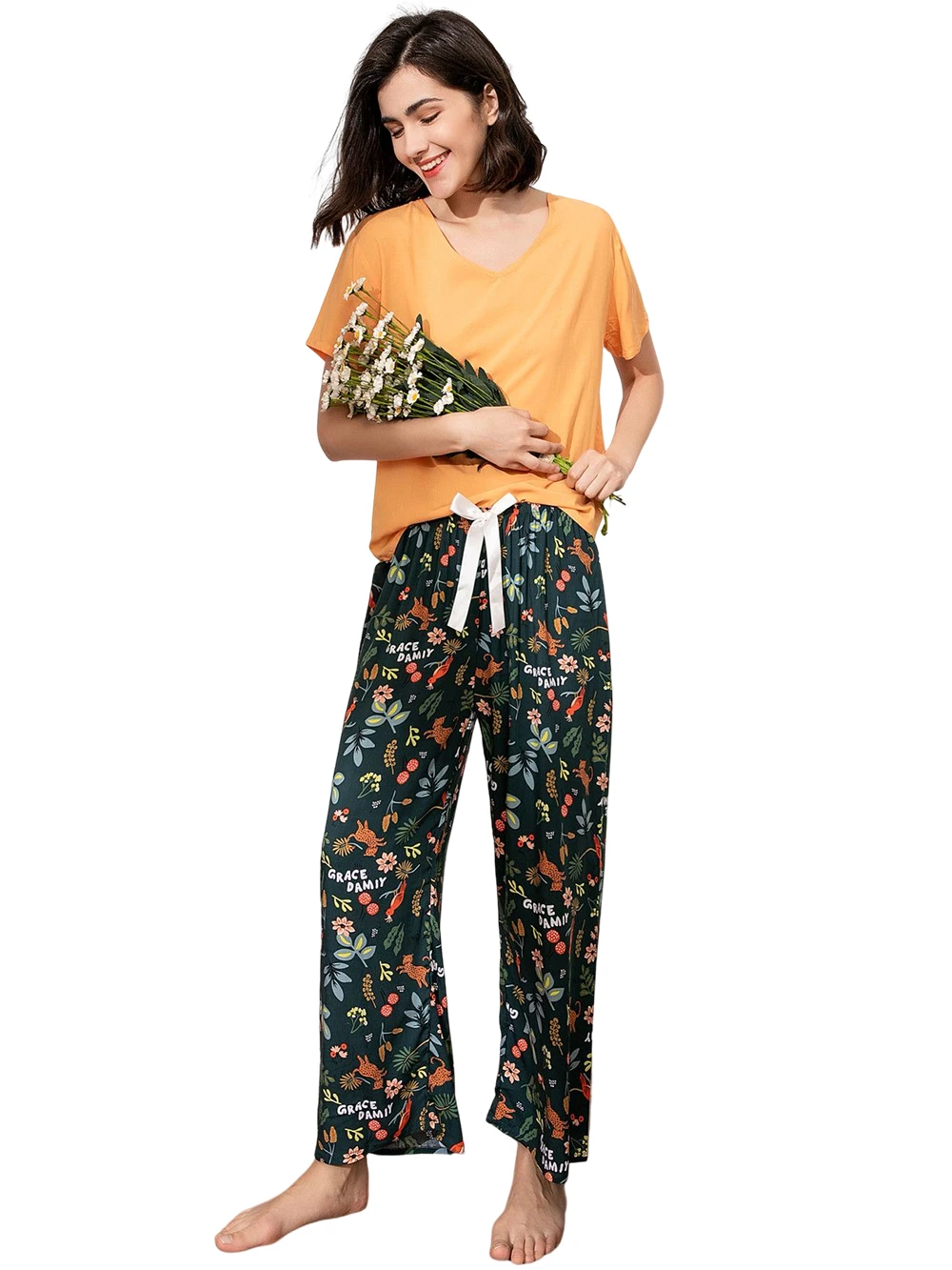 Women Pajama Set Short Sleeve Top with Pants Beautiful Pattern Sleepwear & Loungewear Homewear Clothes Jumpsuit  Nightwear