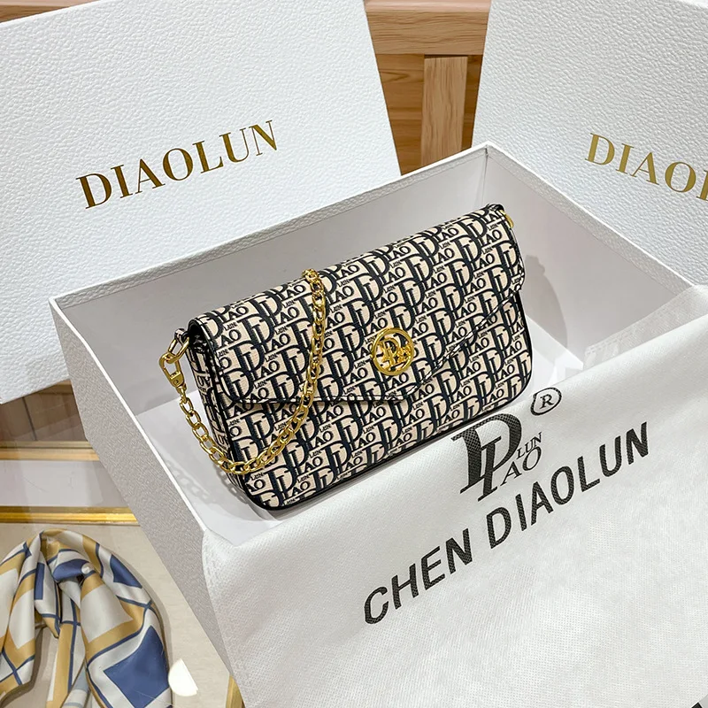 

Женская сумочка из натуральной кожи, маленькая квадратная сумка, новинка 2023, мини-конверт, дизайнерский кошелек на цепочке, сумка на плечо, Cc