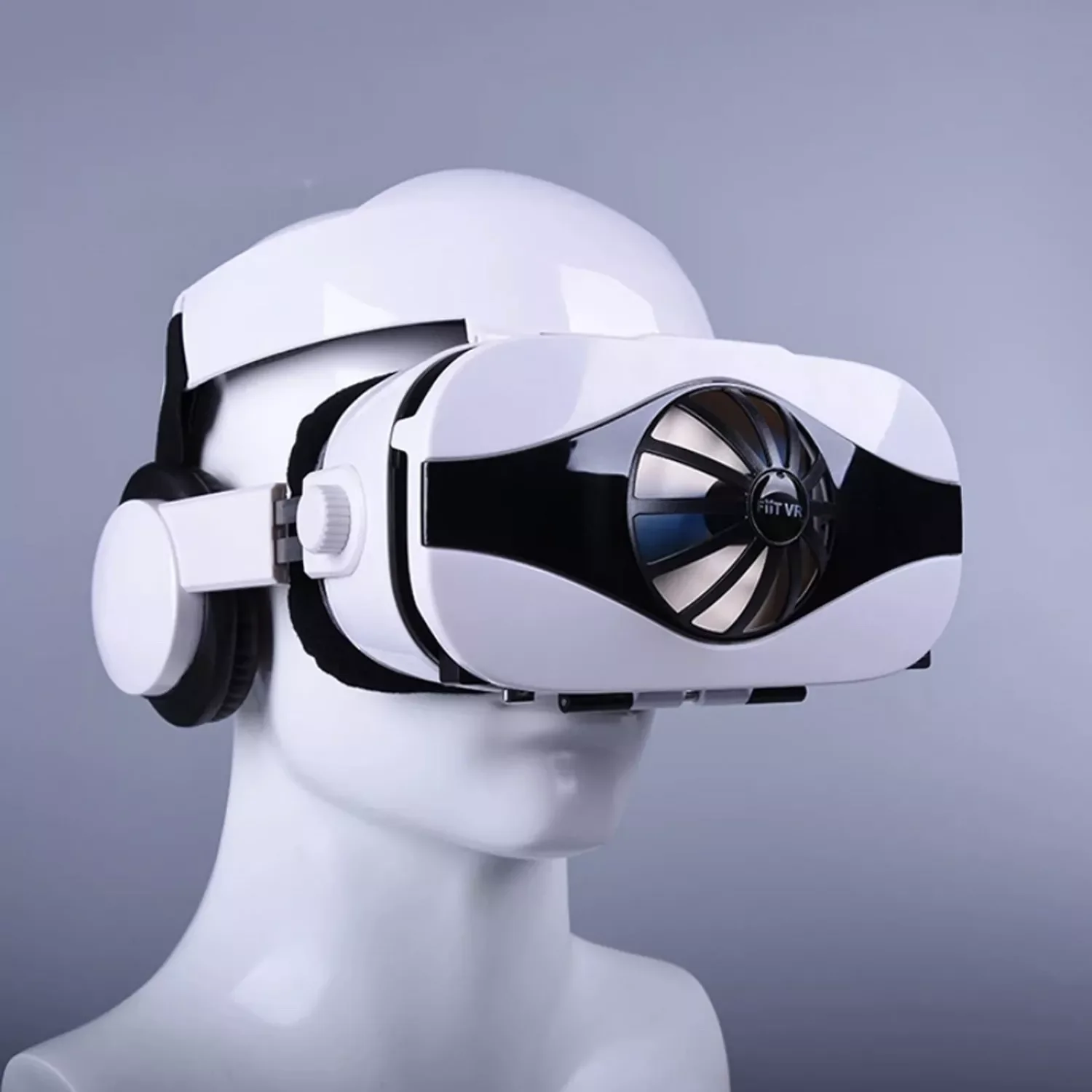 

Шлем виртуальной реальности с линзами 6,3 дюйма и контроллером