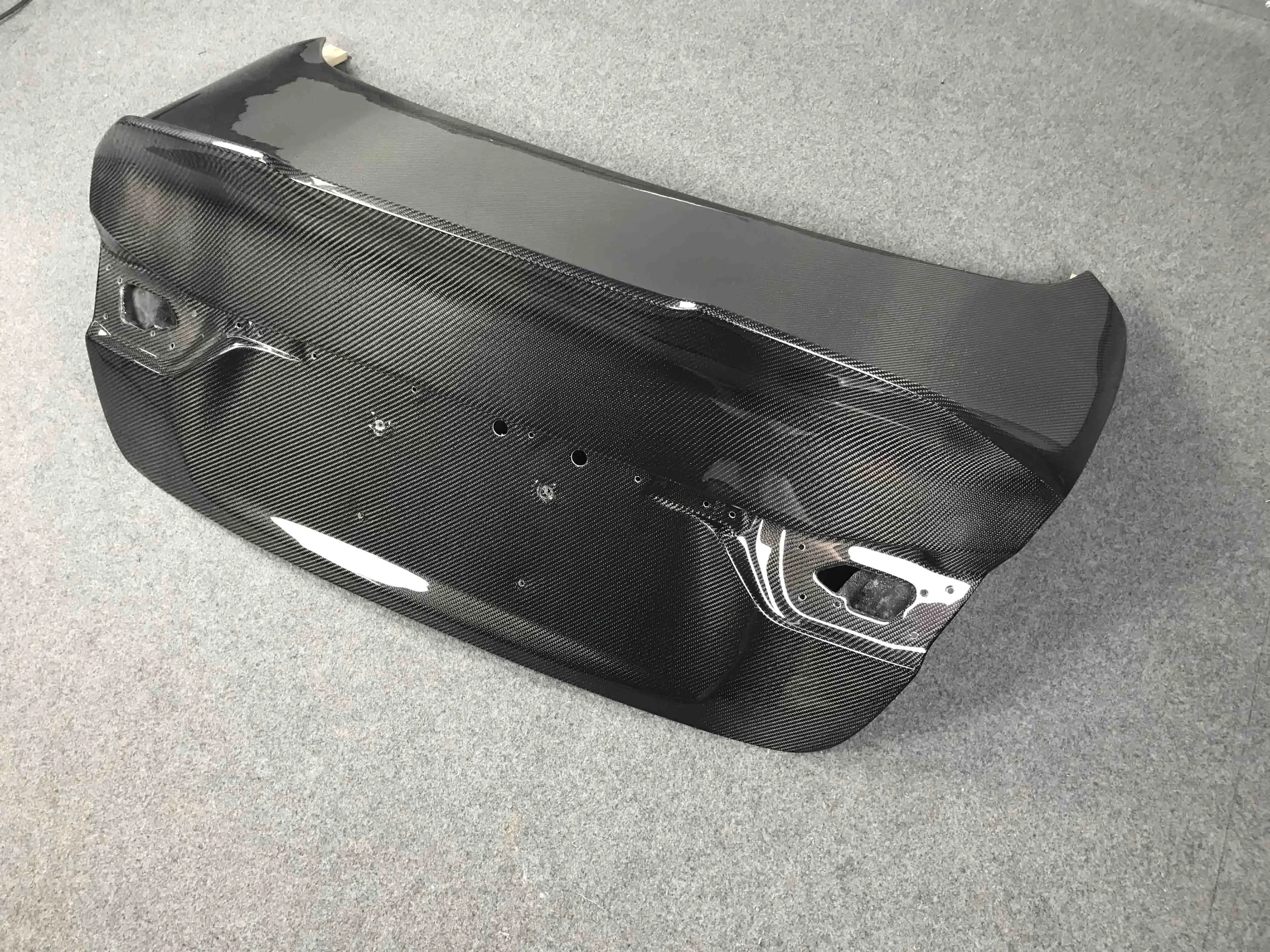 Задний багажник из настоящего углеродного волокна в стиле V2 для задней двери