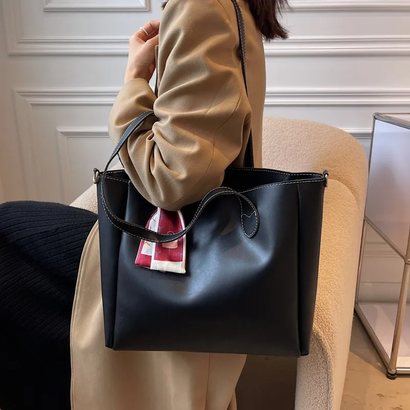 

Fashion Design Women's PU Leather Handbag Women Bags Large Capacity Tote Bags for Women 2022 New Shoulder Bag Solid Color