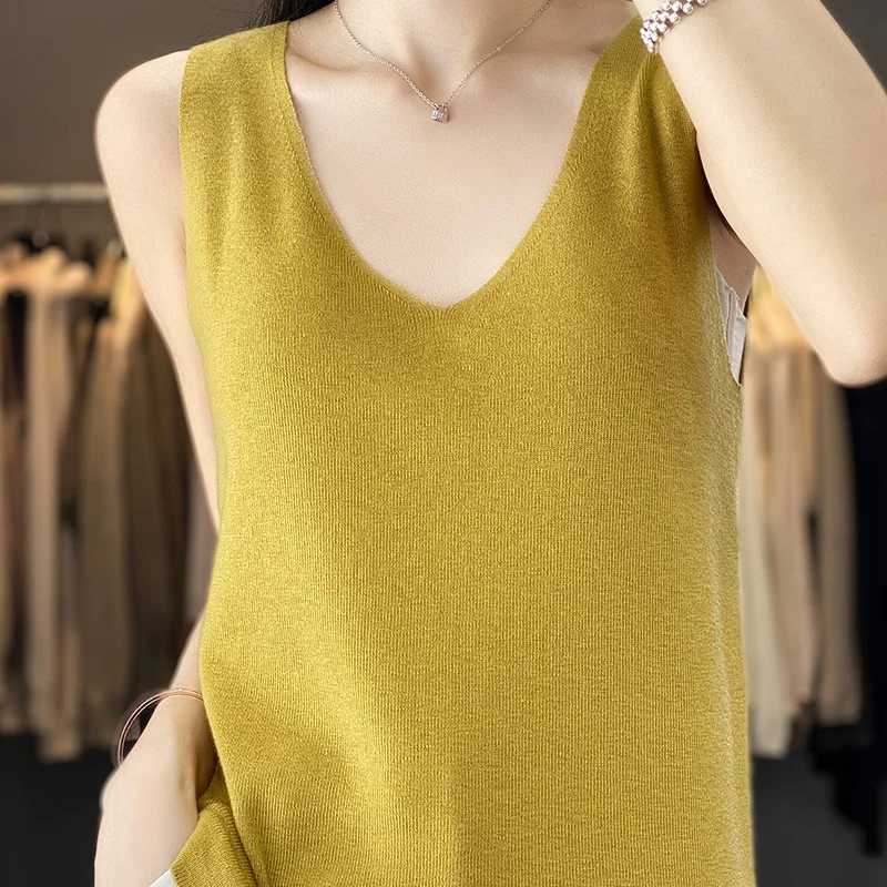 

Summer New Fine Wool Camisole Female V-Neck Short Bottoming Shirt Sleeveless Top Inside And Outside.