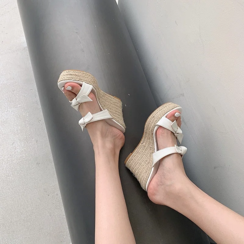 

Summer buckle women's sandals velvet flocking fish mouth fashion high heels thick sole open toe women's sandals zapatos mujer