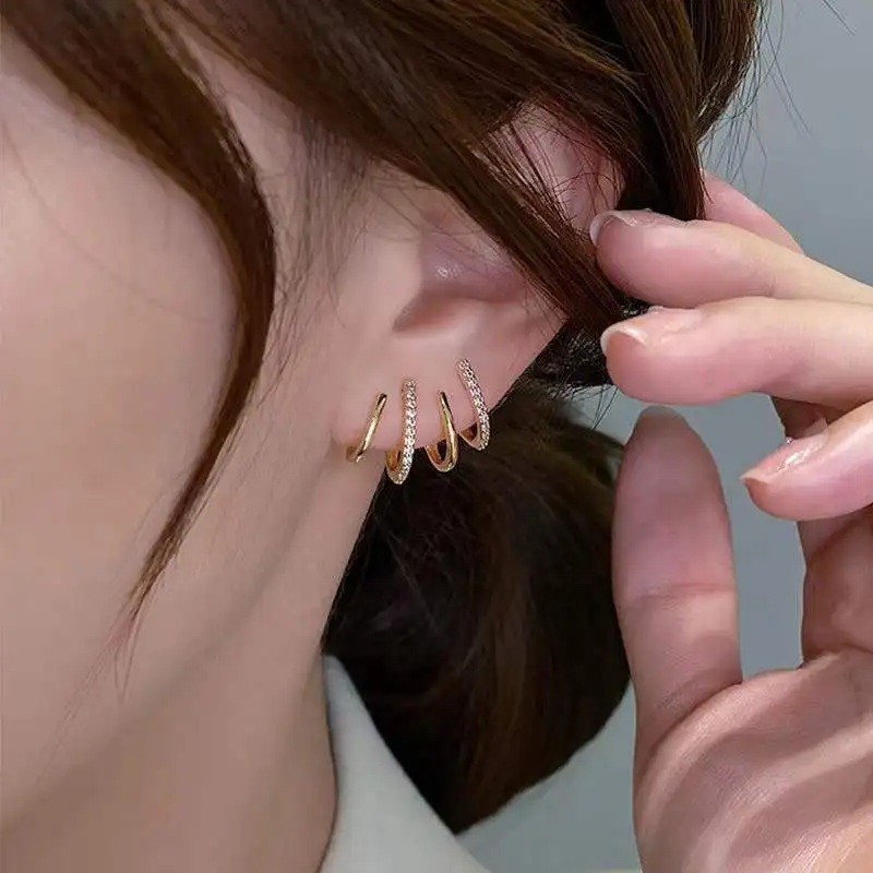 

New Contracted Small Geometric Metal Earrings 2022 Korean Shiny Crystal Temperament Sweet Fresh Senior Women Stud Earrings