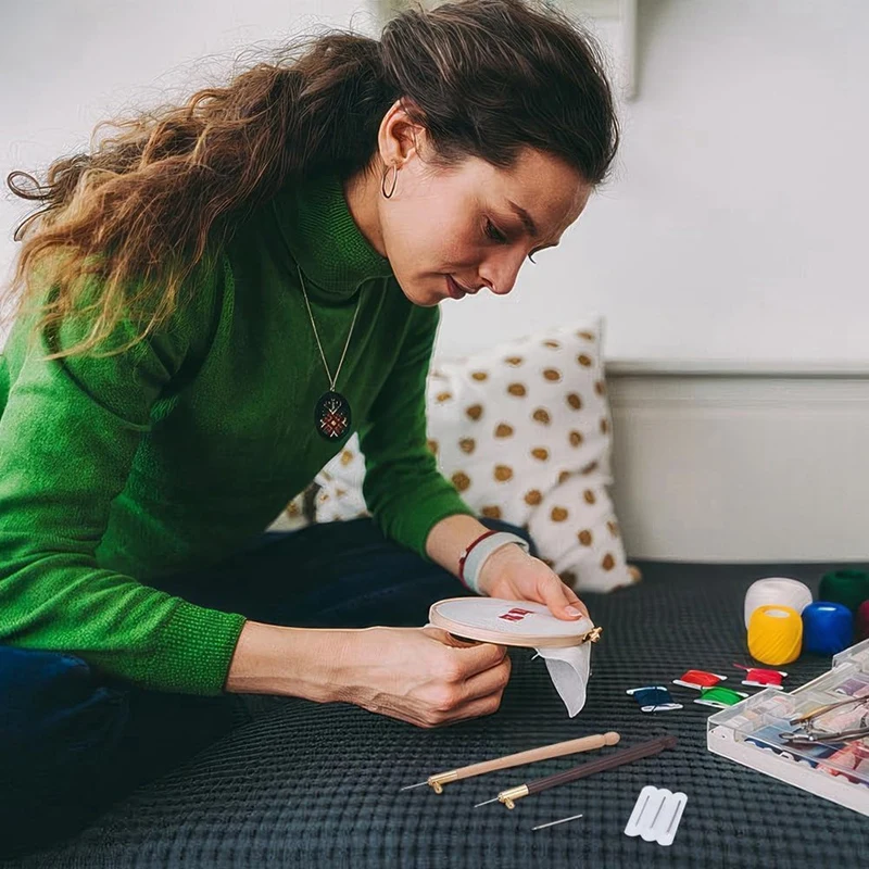 4 Pcs Tambour Hooks Kit With 12 Needles Embroidery Crochet Wooden Handle Sequin Beads Needle Set