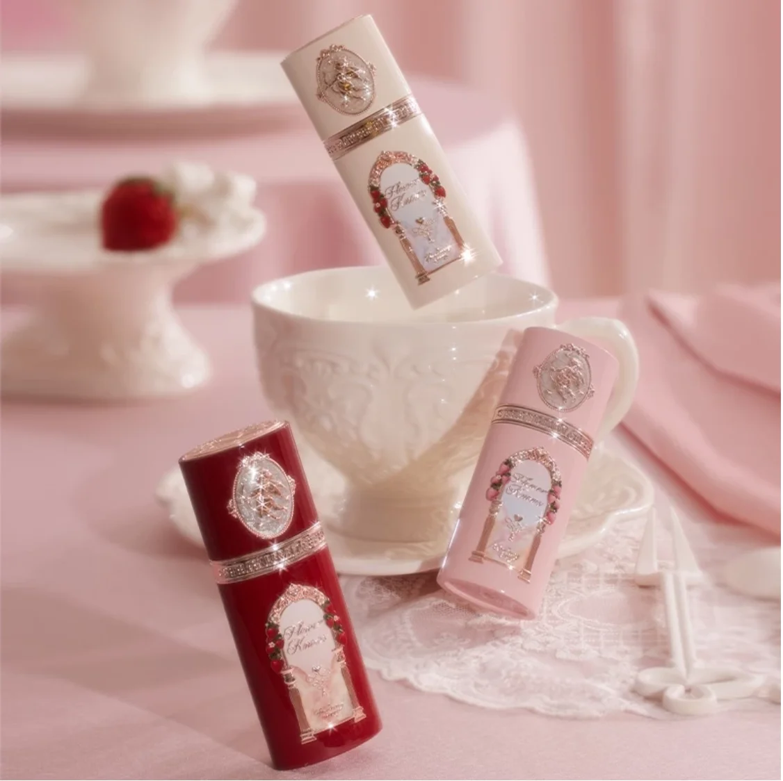 Фото Flower Knows Strawberry Cupid Collection Жидкие румяна 7 г Французский сладкий романтический плавящийся в щеки 3D рельеф №5