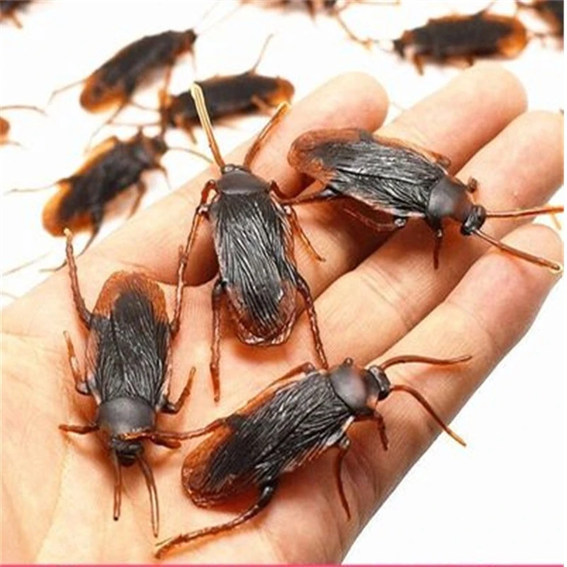 

10pcs/lot Special Lifelike Model Simulation Fake Rubber Cock Cockroach Roach Bug Roaches Toy Prank Funny Trick Joke Toys