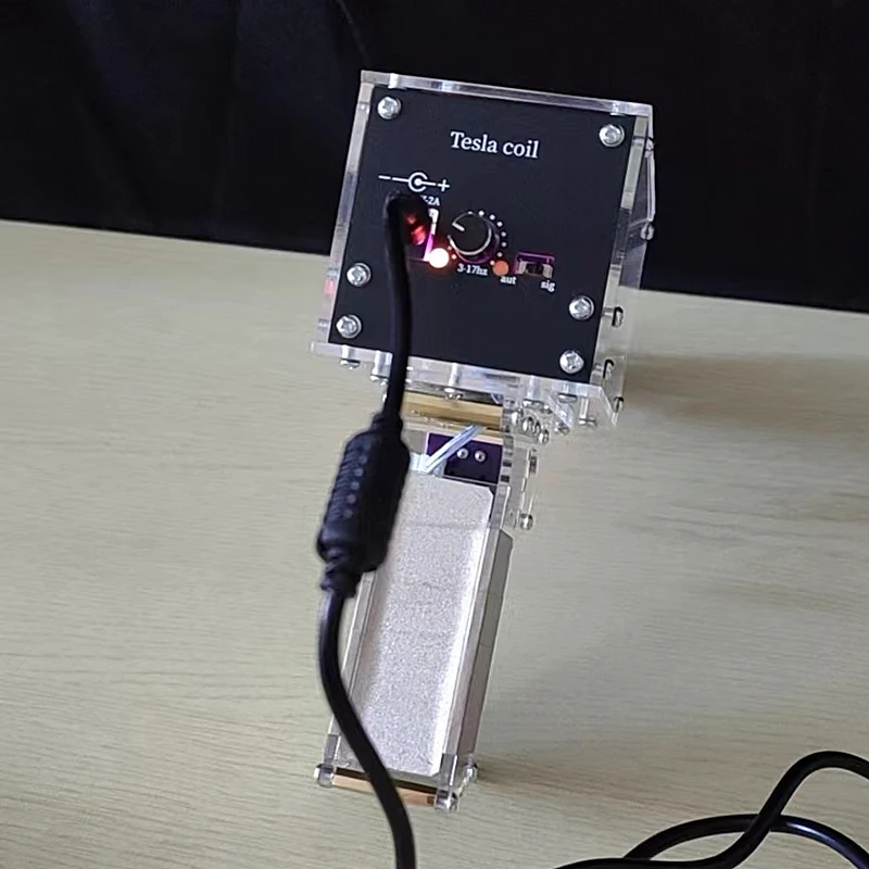 Рисунок 5 - перезаряжаемая катушка Tesla с автоматическим запуском