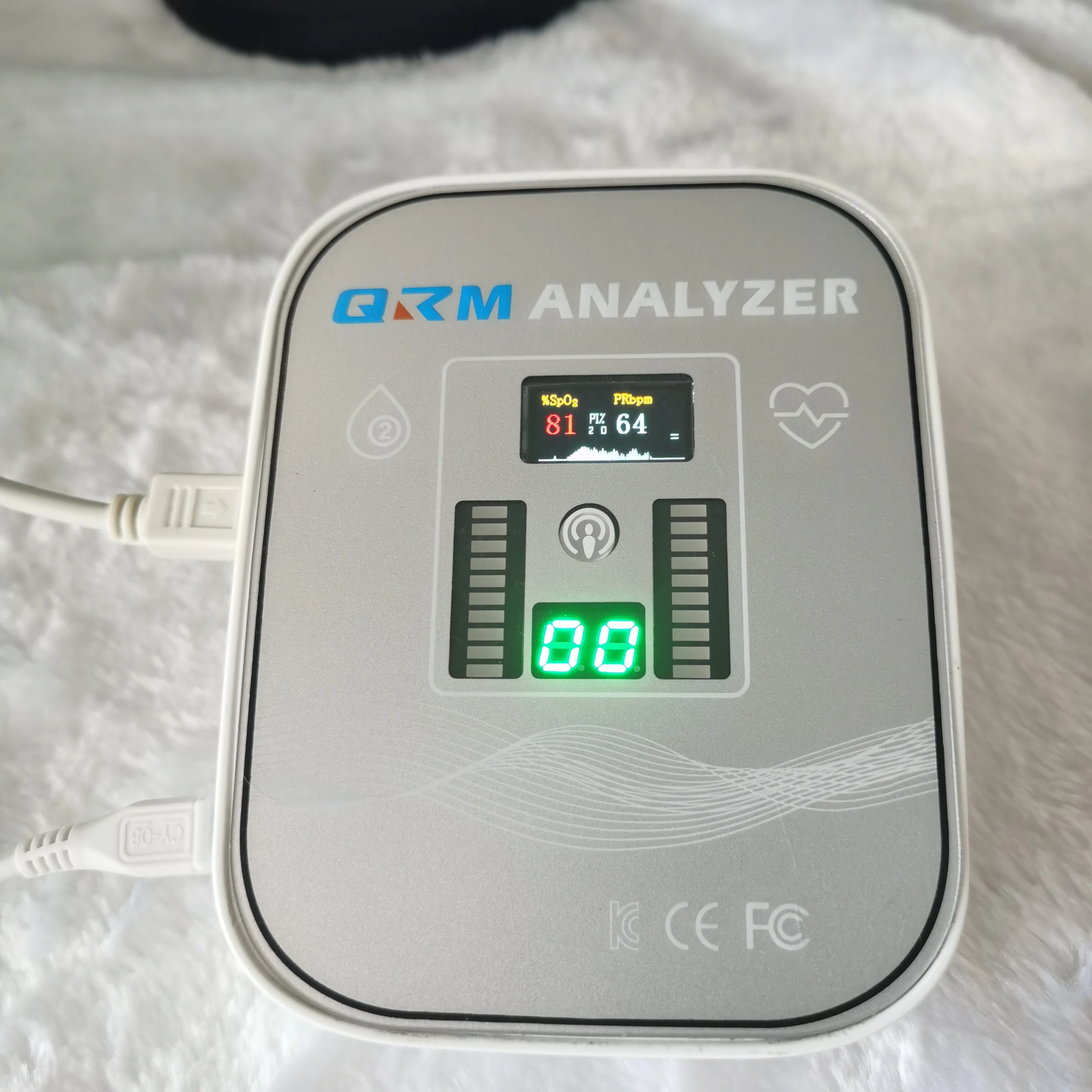 

3 в 1 Профессиональный квантовый магнитно-резонансный анализатор с насыщенностью кислородом, измерением частоты сердечных сокращений