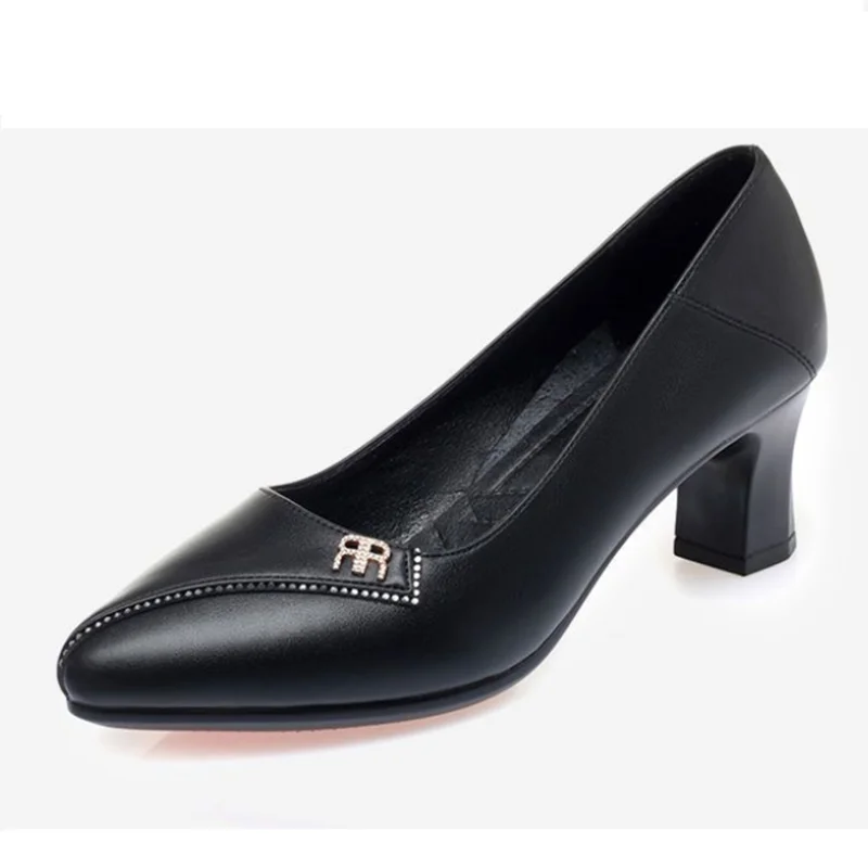 Женские милые черные весенние туфли без шнуровки на квадратном каблуке с острым