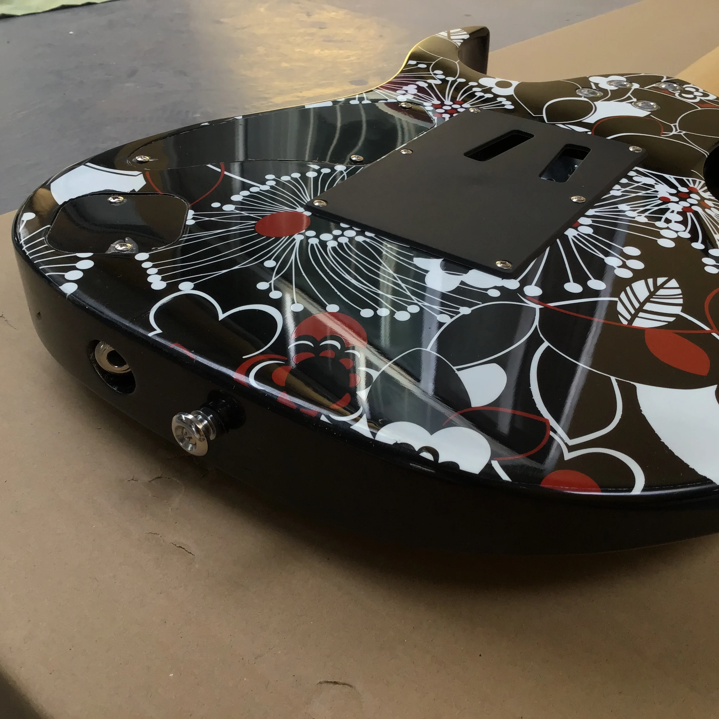 Горячая Распродажа в наличии 6-струнная электрическая гитара корпус с ручной