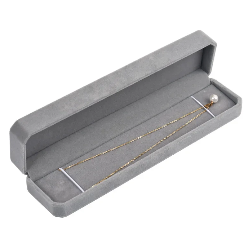 

Бархатные шкатулки для украшений