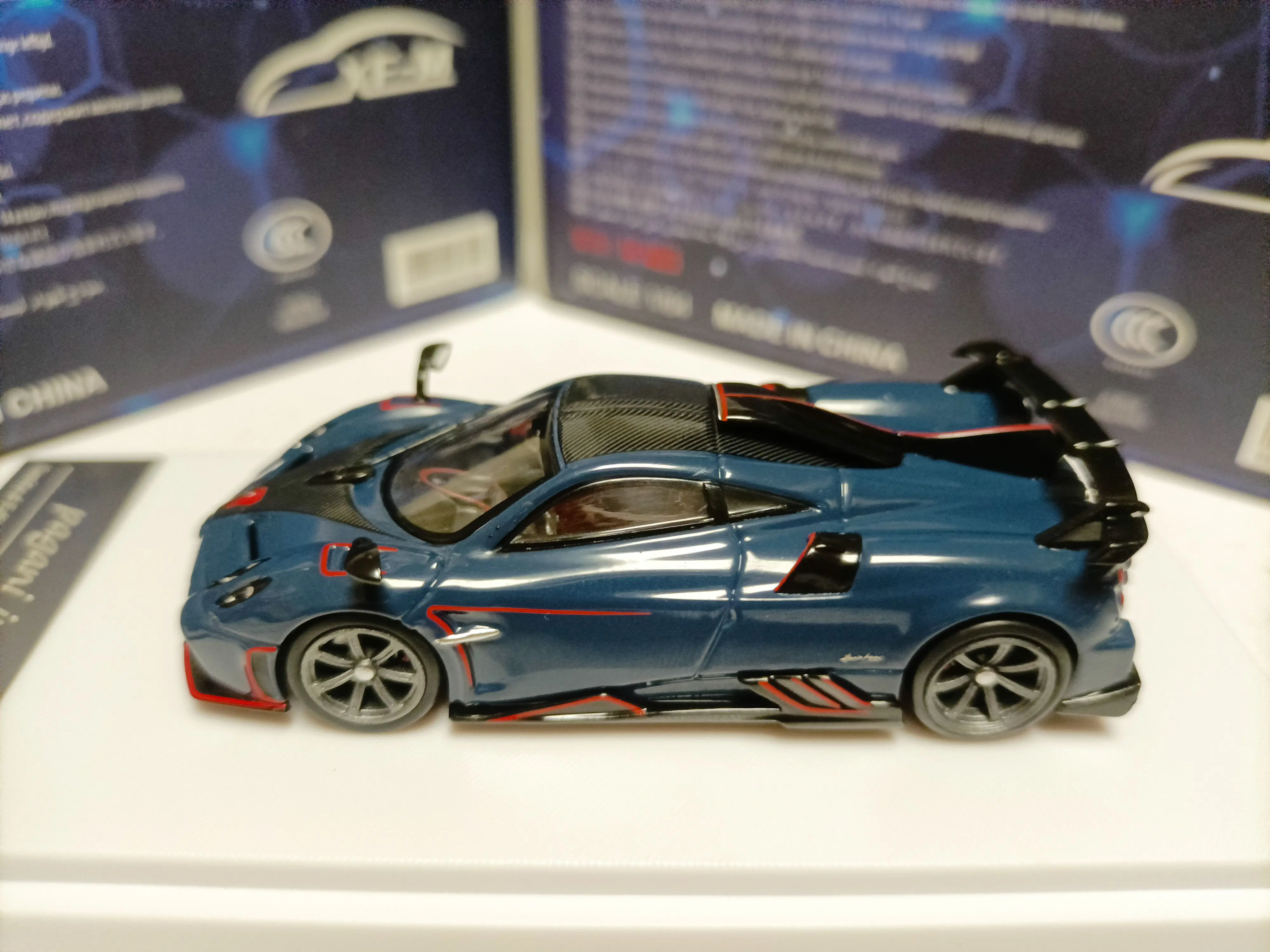 Модель суперкара из сплава Pagani Imola XF 1 64 Pagani Imola, трехцветный верх из углеродного волокна (art.: 3920d01fb5cd9) - 3920d01fb5cd9