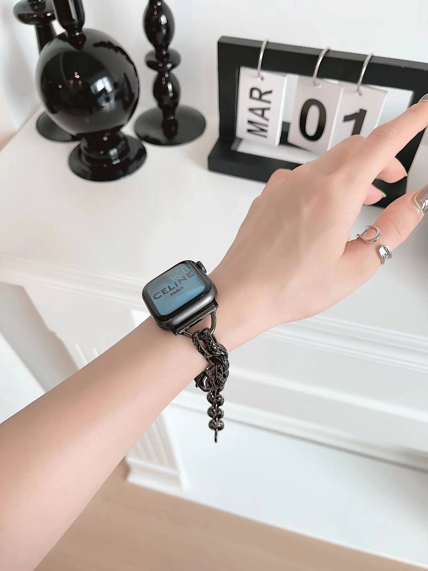 Women's gold bracelet Apple strap 76se41mm 45mm 38 / 42mm women's luxury women's ring buckle design Bracelet iwatch7 strap