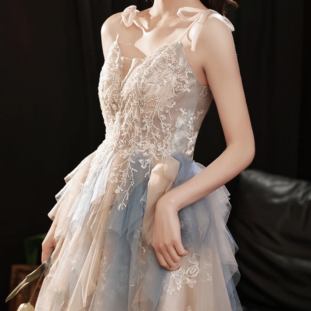 

New Elegant Prom Dresses V-neck Backless Zipper Spaghetti Strap Lace Appliques Illusion Ruffle Women Formal Evening Gowns 2022