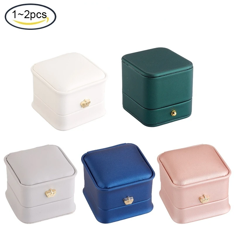 

NBEADS 1-2PCS Crown Shape PU Leather Ring Box White/Pink/Blue/Grey/White