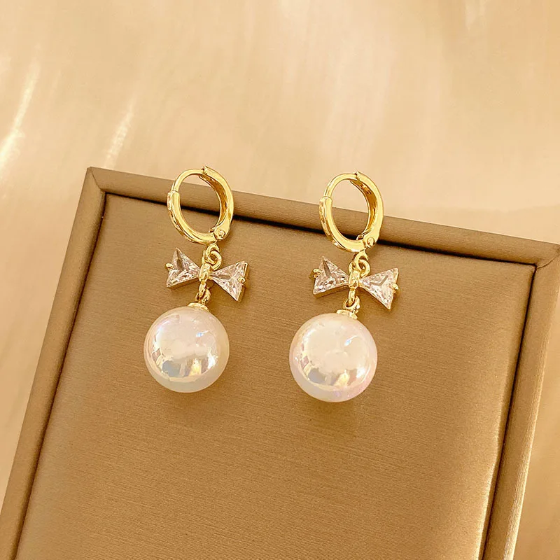 

Новое поступление 2022, модные милые висячие серьги с имитацией жемчуга для женщин, модные ювелирные изделия с кристаллами в форме капли воды,...