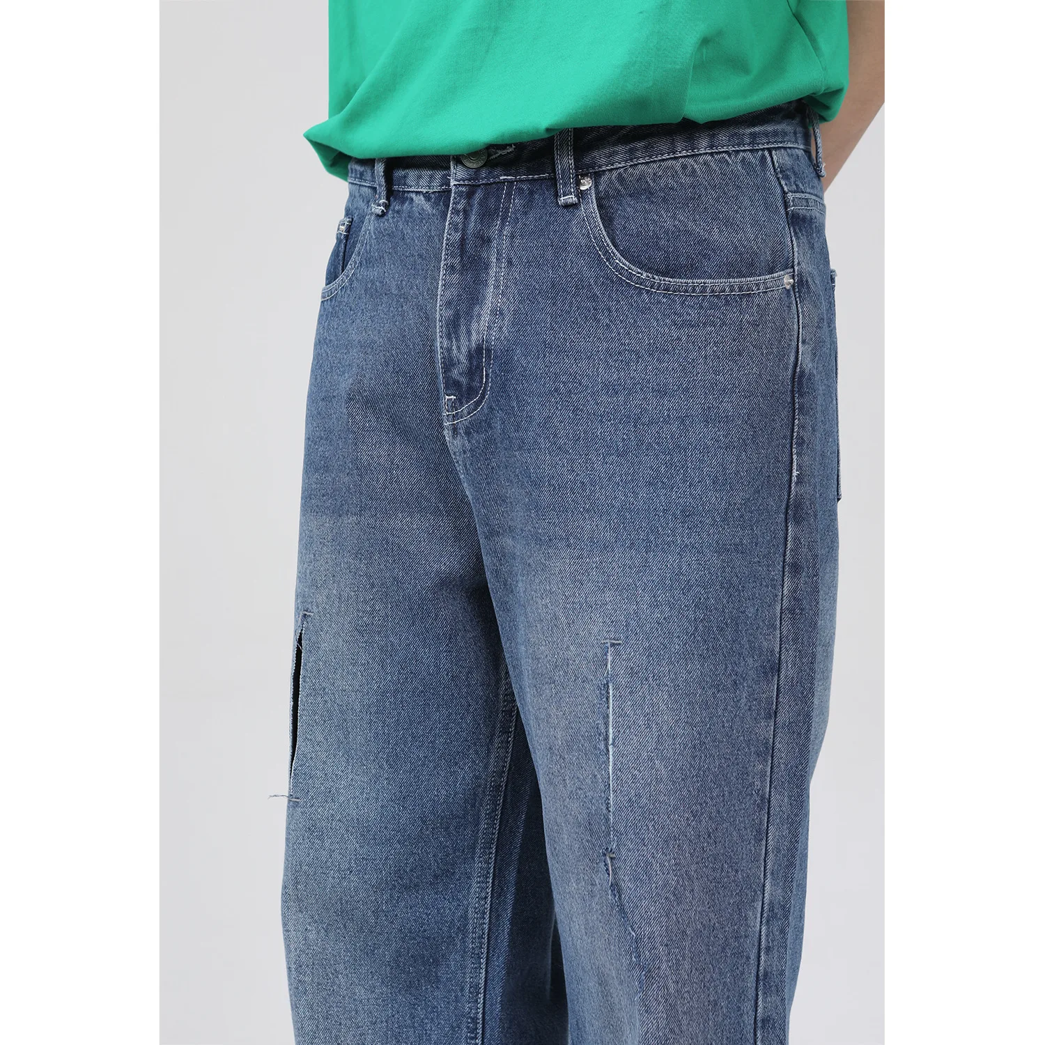 Four Seasons Men's Straight Hole Design Blue Jeans Men's Wide Leg Pants Fashion Streetwear Ins Hot Sale Korean Fashion Clothing