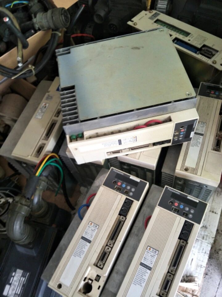 

Servo drive MDDA203A1A Used one , 90% appearance new , 3 months warranty , fast shipping