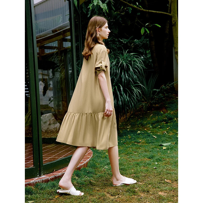 Женское однобортное платье с пуговицами