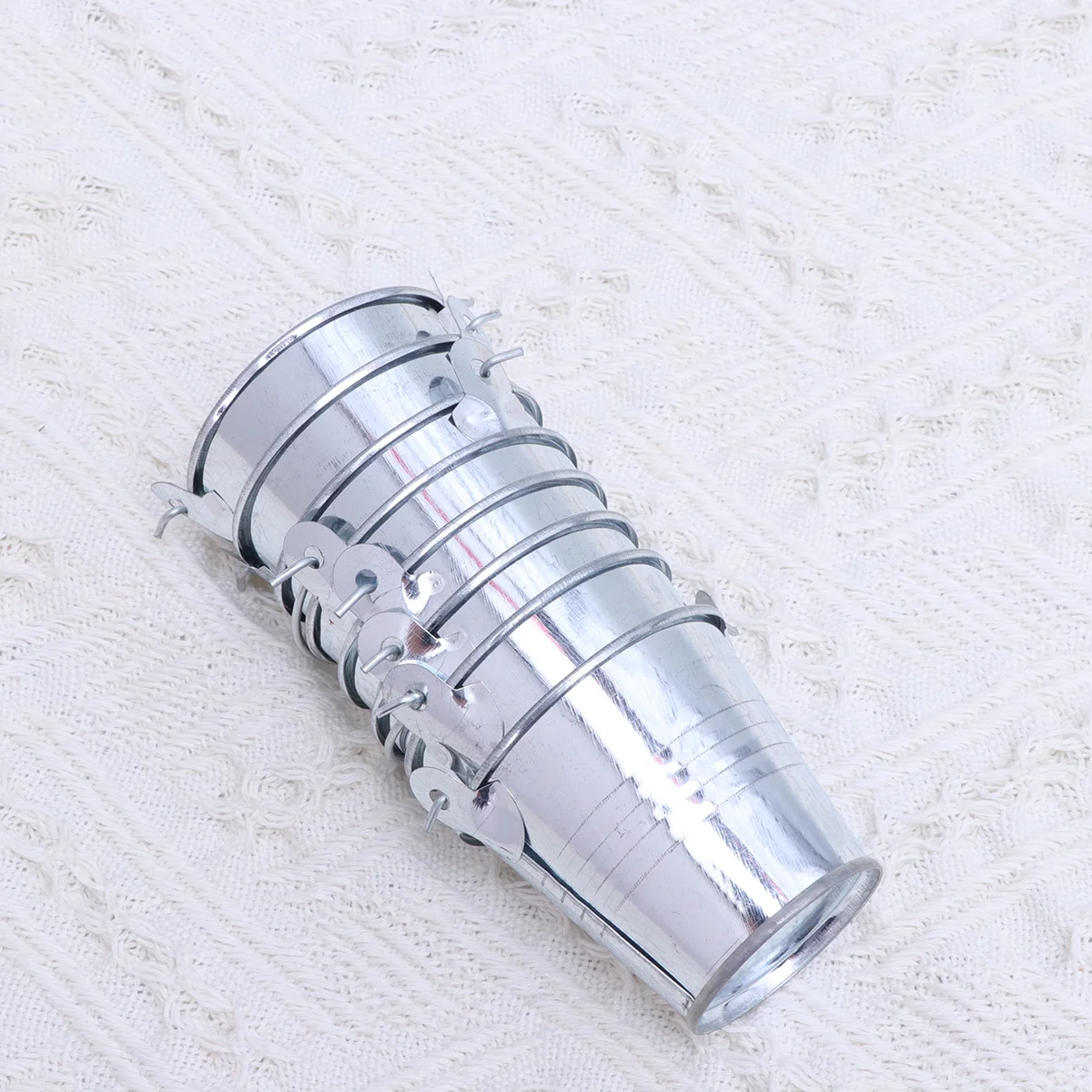 

24pcs Christmas Candy Holder Metal Tin Buckets Small Small Pail Wax Bucket Small Metal Bucket