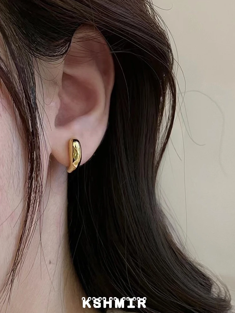 

2022 new minimalist geometric metal earrings small and versatile simple temperament versatile studs earrings cold wind