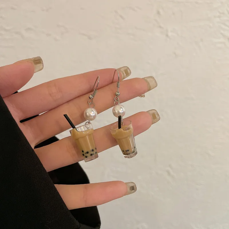 

Summer Cool with Ins Personality Funny Creative Beverage Earrings Pearl Milk Tea Cup Ear Hooks Modern Women Earrings Jewelry