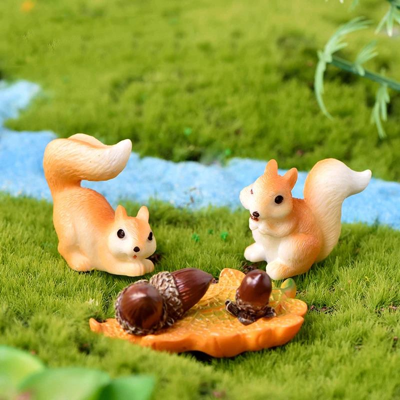 

Squirrel Ornament Micro Landscape Decoration Nut Botanical Garden Decors Resin Crafts Decorative Resinous Mini Home Car Decor