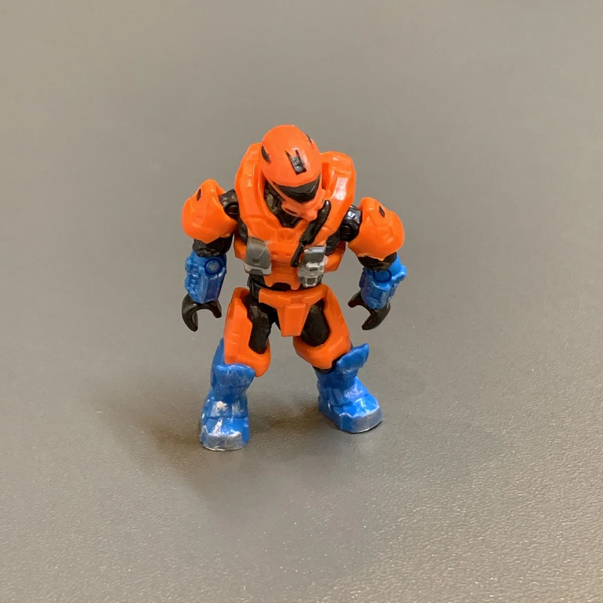 Коллекционная фигурка воина из серии GNB15