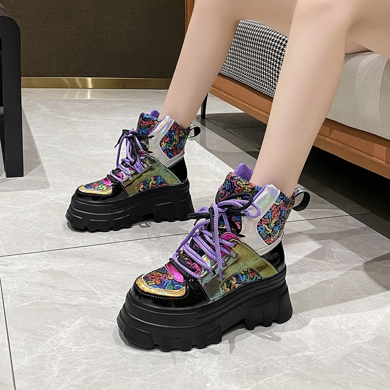 

Женские осенние ботильоны Новинка 2022 Блестящие Кроссовки на массивной платформе со шнуровкой кожаная обувь на каблуке 8 см